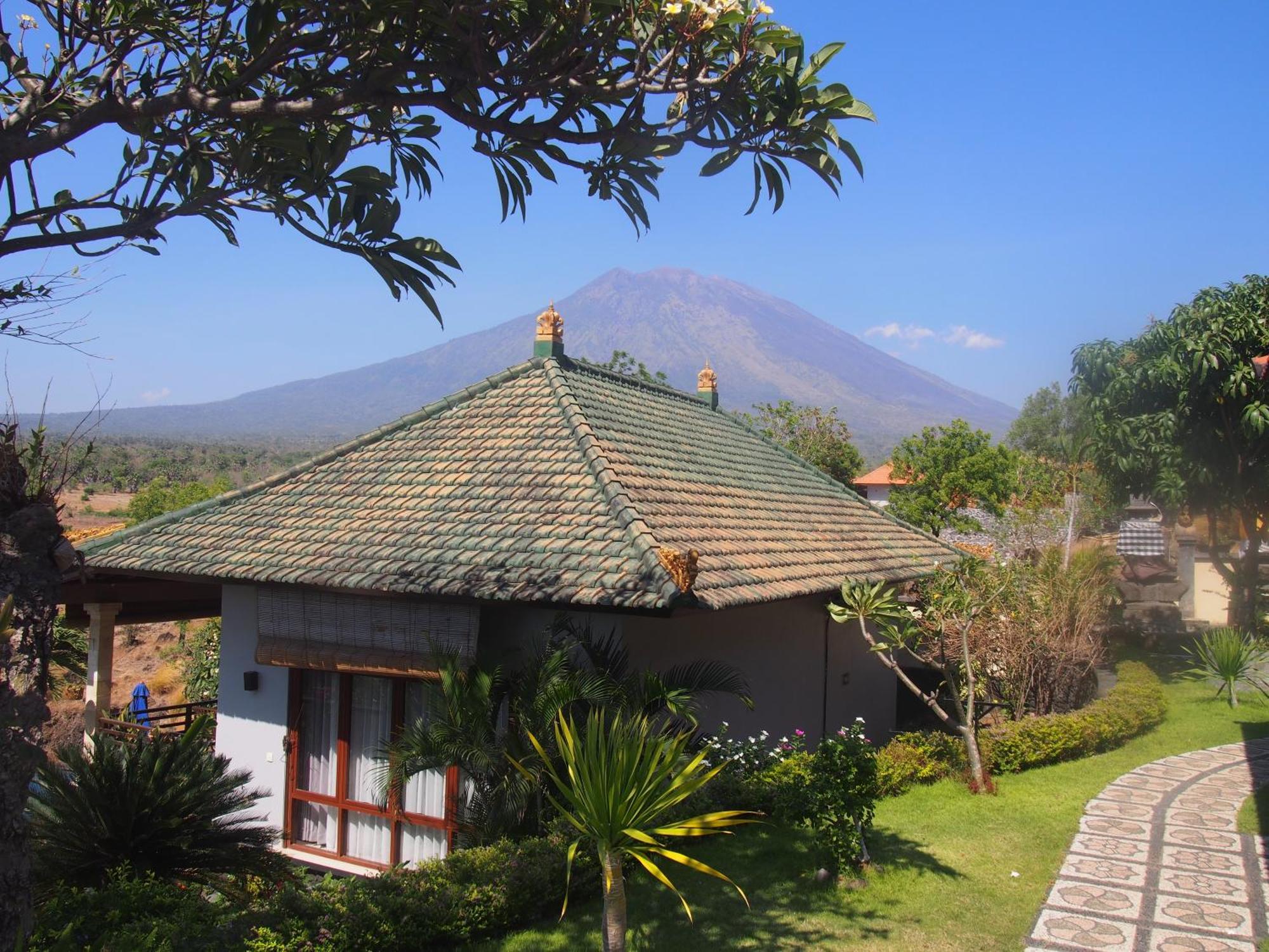 Villa Omah Semar Tulamben  Exterior photo
